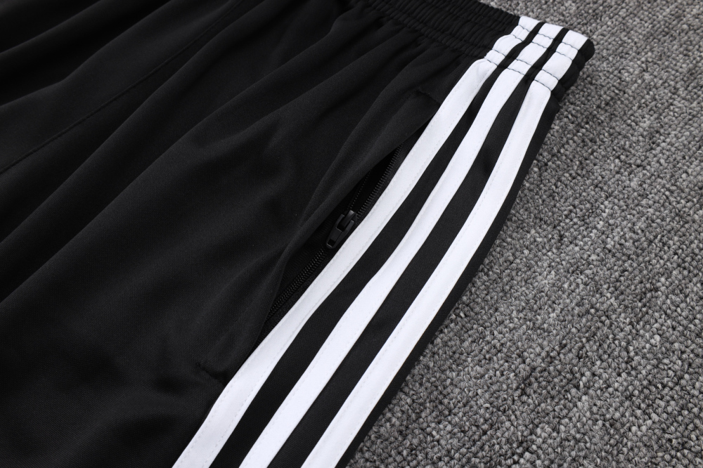 Juventus Sleeveless Training Kit White 2025/26