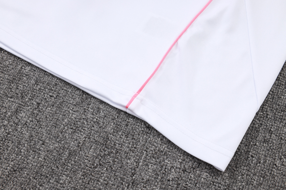 Juventus Sleeveless Training Kit White 2025/26