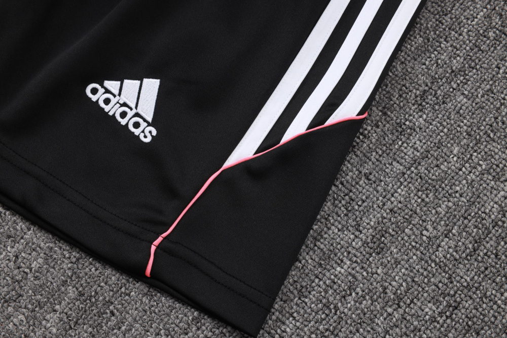 Juventus Sleeveless Training Kit White 2025/26