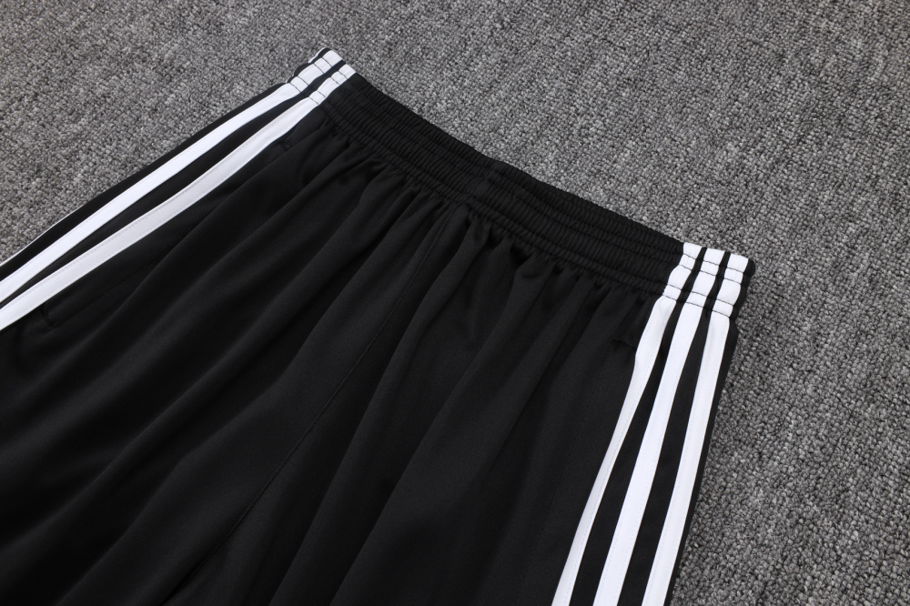 Juventus Sleeveless Training Kit White 2025/26