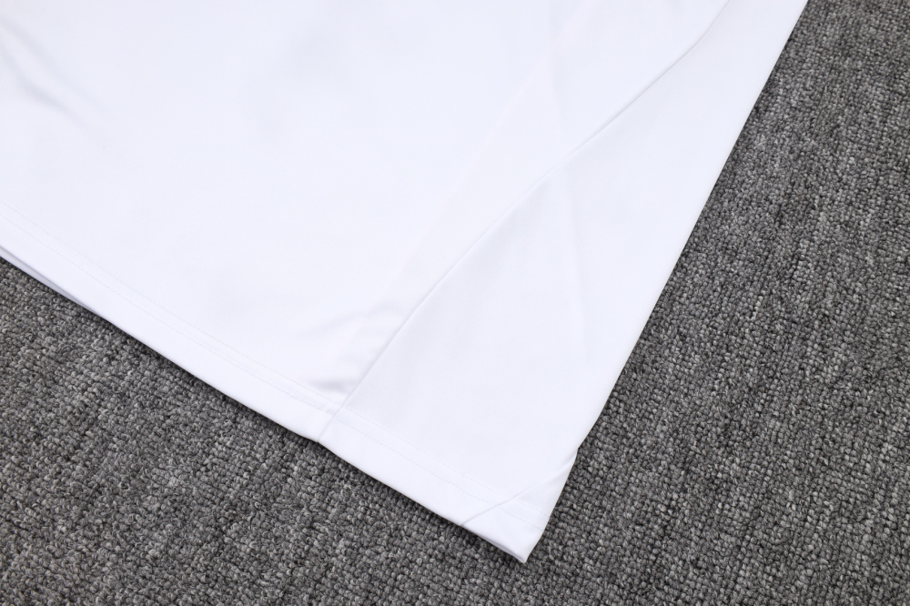 Juventus Sleeveless Training Kit White 2025/26