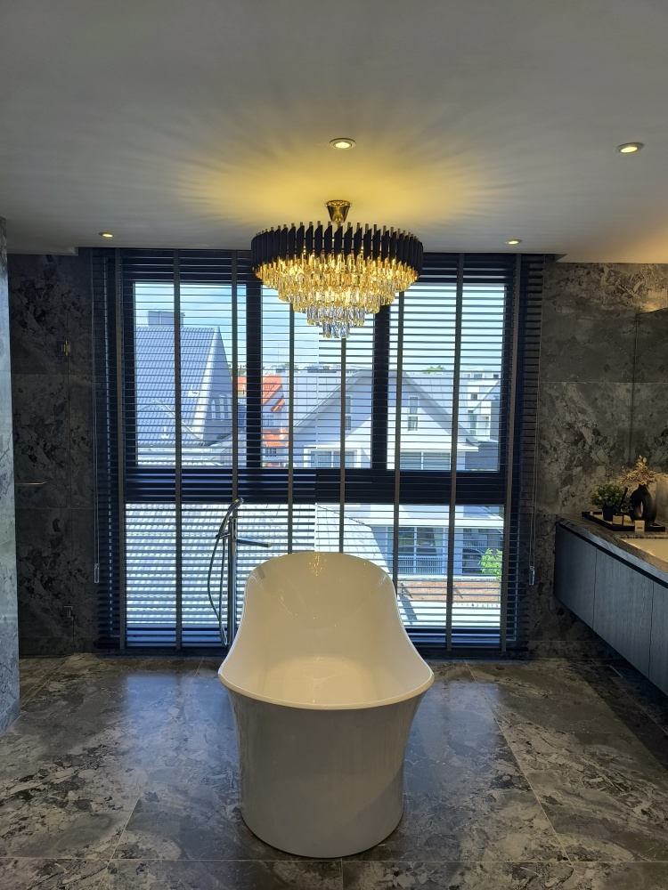 Radiant Reign Postmodern light luxury crystal chandelier living room villa round dining room chandelier bedroom study LED lamp