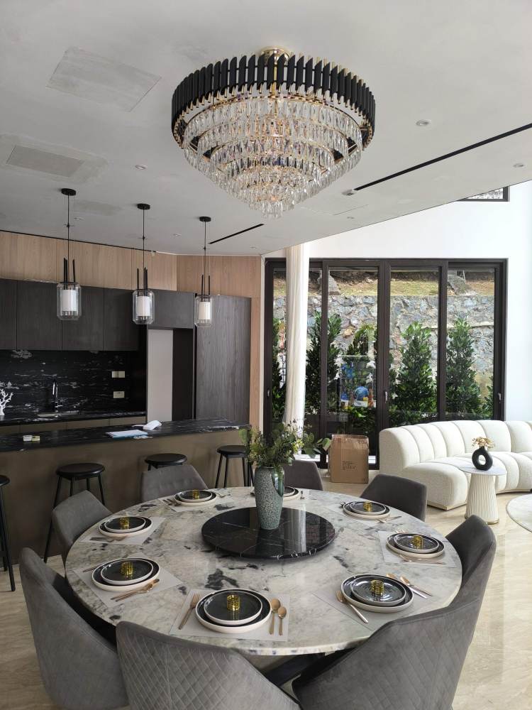 Radiant Reign Postmodern light luxury crystal chandelier living room villa round dining room chandelier bedroom study LED lamp