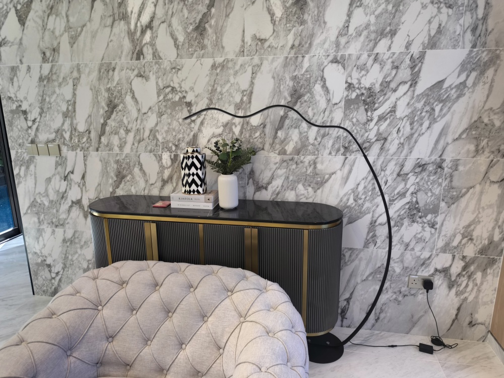 Ripple floor lamp