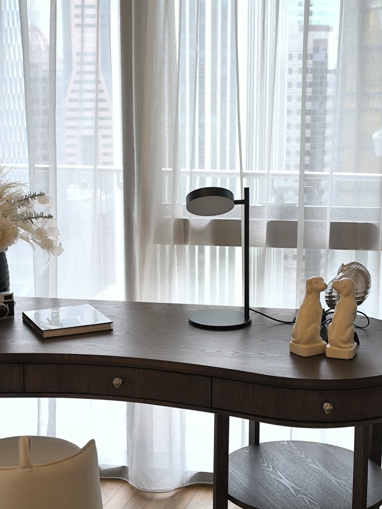 Onyx Adjustable Lamp