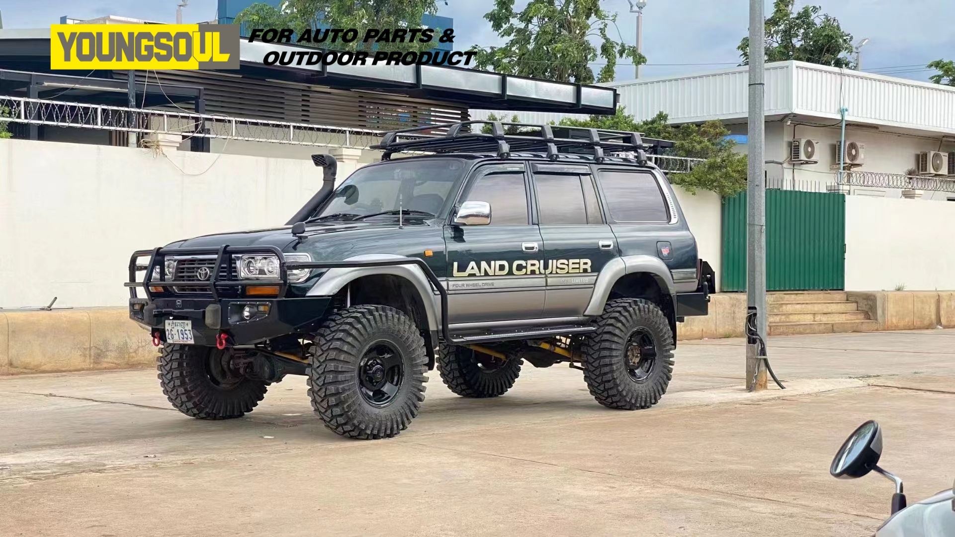 Truck Exterior Accessories Factory Directly Sale High Quality 4X4 Auto Bull Bar Steel Front Bumper for LC80