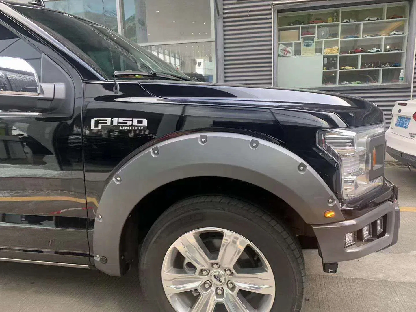 Wholesaler High Quality Plastic Fender Flares Arch with LED Lights Wheel Flares 4X4 Offroad Car Accessories for F150 2018-2020