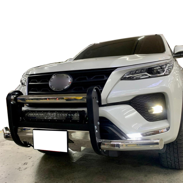 Customized High Quality Truck Stainless Steel Front Bumper for Hilux Tacoma Amarok Ranger Universal