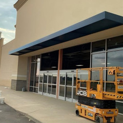 Toldos de aluminio personalizados para hogares y negocios