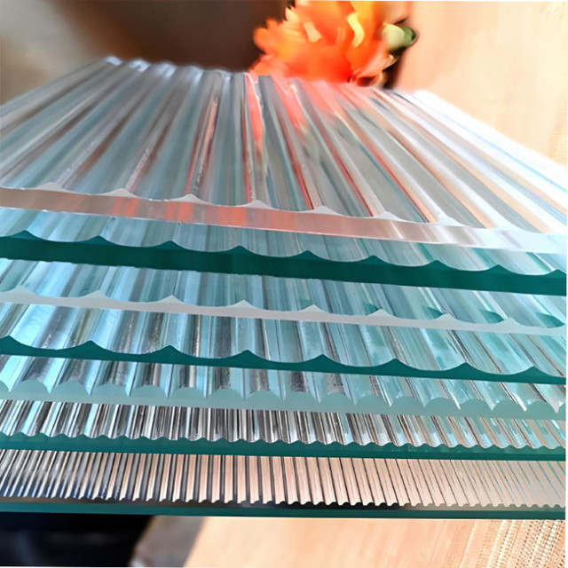 Modern 8mm Ribbed Tempered Glass Walk-in Shower Enclosure