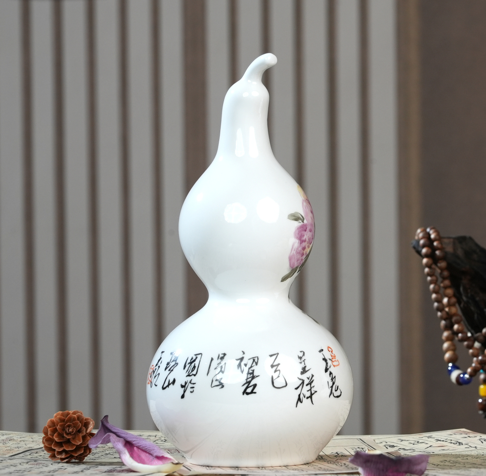 Porcelain Gourd Vase| Hand-painted Rabbits Pattern