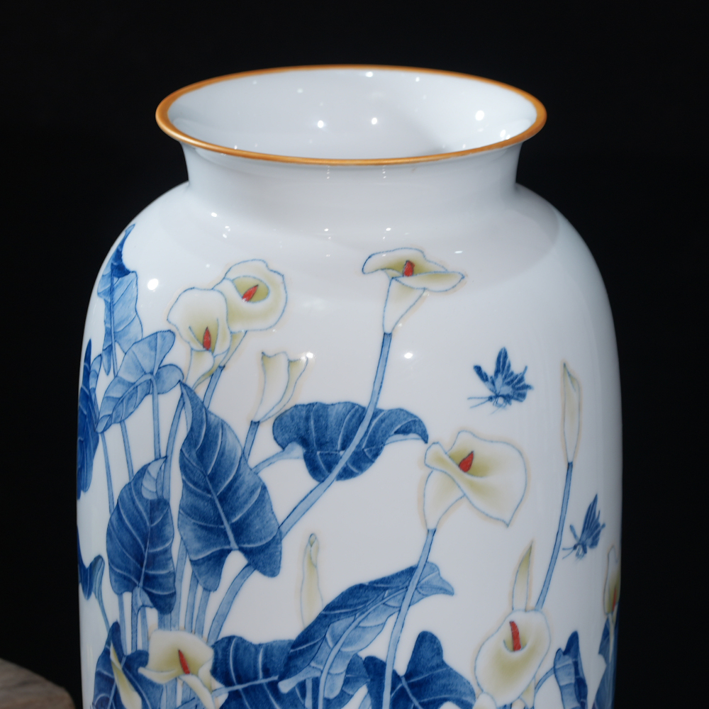 Blue & White Porcelain Vase – Hand-Painted Calla Lily Design