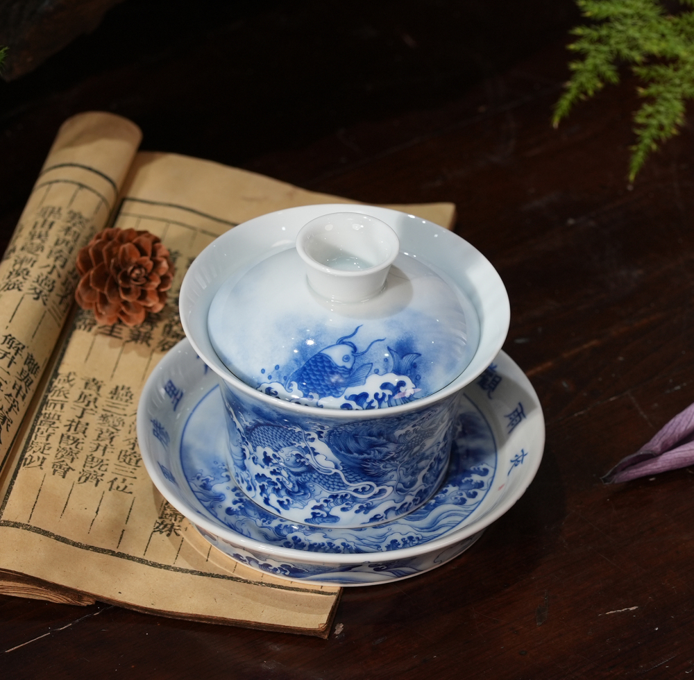 Soaring Dragon Gaiwan| Handmade| Blue and White Porcelain