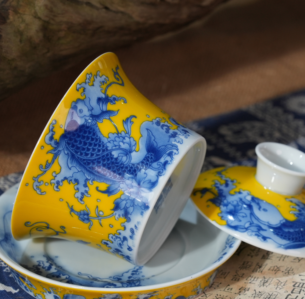 Freedom of Fish Porcelain Gaiwan | Handcrafted Porcelain| Jingdezhen