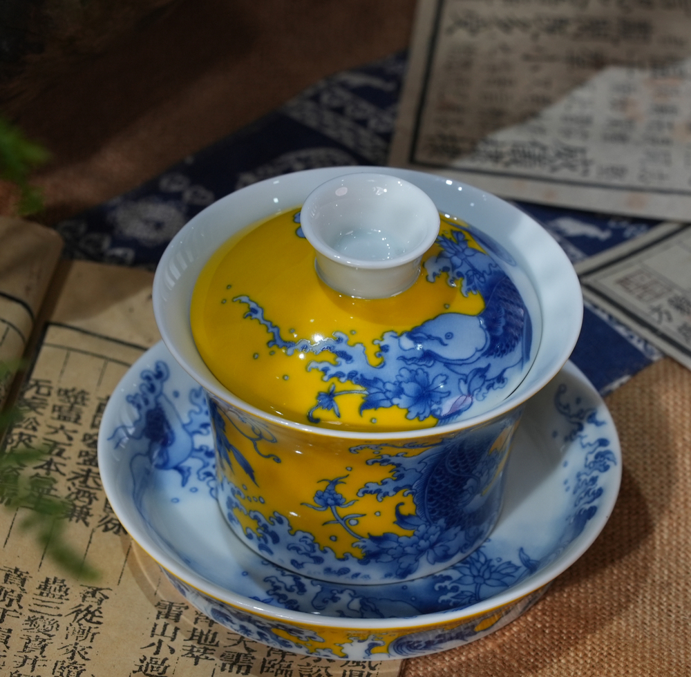 Freedom of Fish Porcelain Gaiwan | Handcrafted Porcelain| Jingdezhen