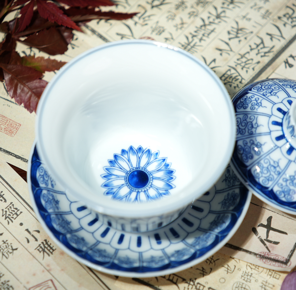 Floral Castle Gaiwan | Blue and White Porcelain | Traditional Chinese pattern| Handcrafted