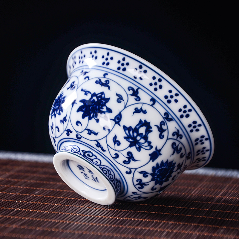 Ceramicpavilion|Scrolling Lotus|Master Cup|Blue and White