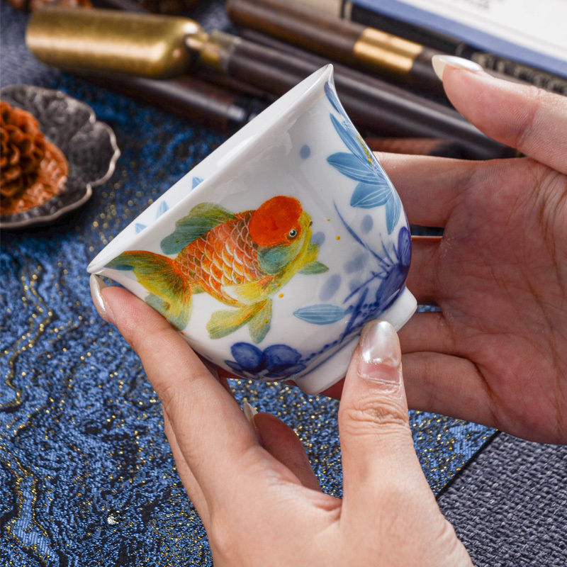 Ceramicpavilion|Serenade of Fish and Lotus Gaiwan|Hand-Painted