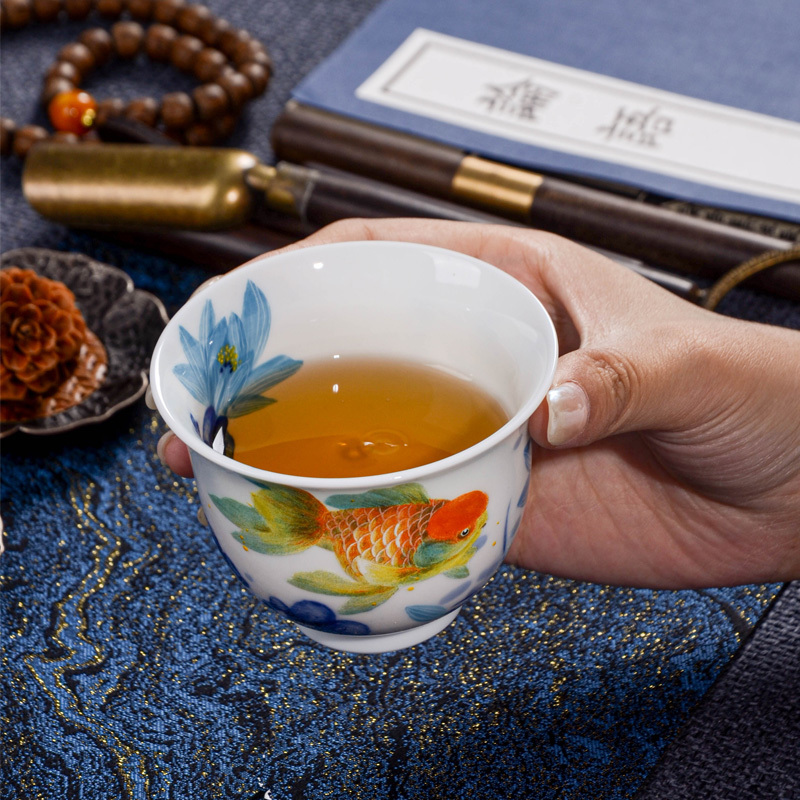 Ceramicpavilion|Serenade of Fish and Lotus Gaiwan|Hand-Painted
