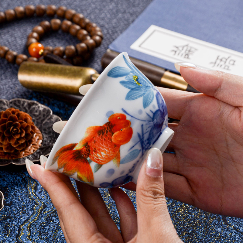 Ceramicpavilion|Serenade of Fish and Lotus Gaiwan|Hand-Painted