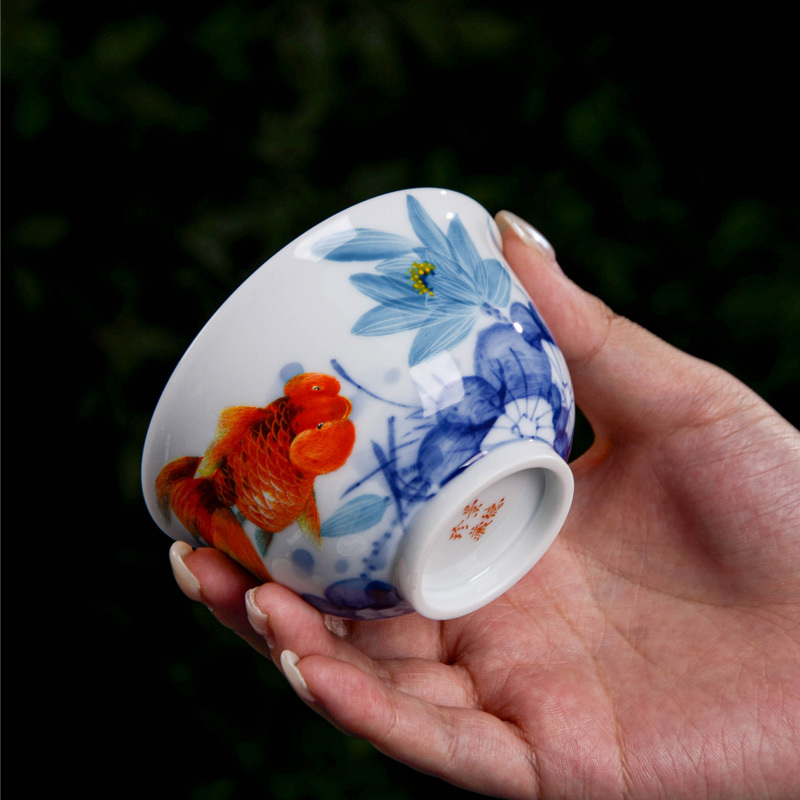 Ceramicpavilion|Serenade of Fish and Lotus Gaiwan|Hand-Painted