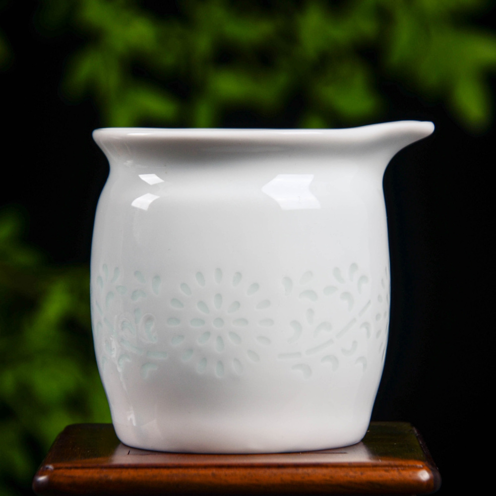 Ceramicpavilion|Celadon Glazed Tea Set with Sun Blossom Pattern