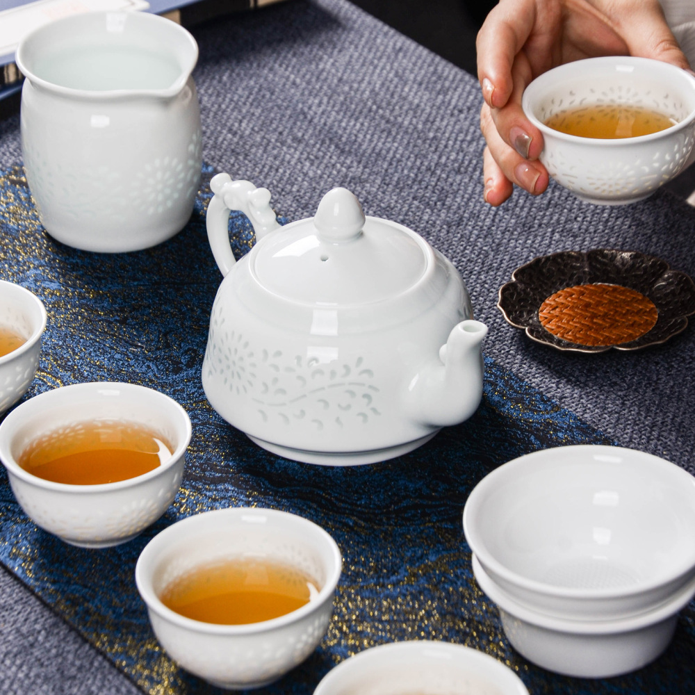 Ceramicpavilion|Celadon Glazed Tea Set with Sun Blossom Pattern