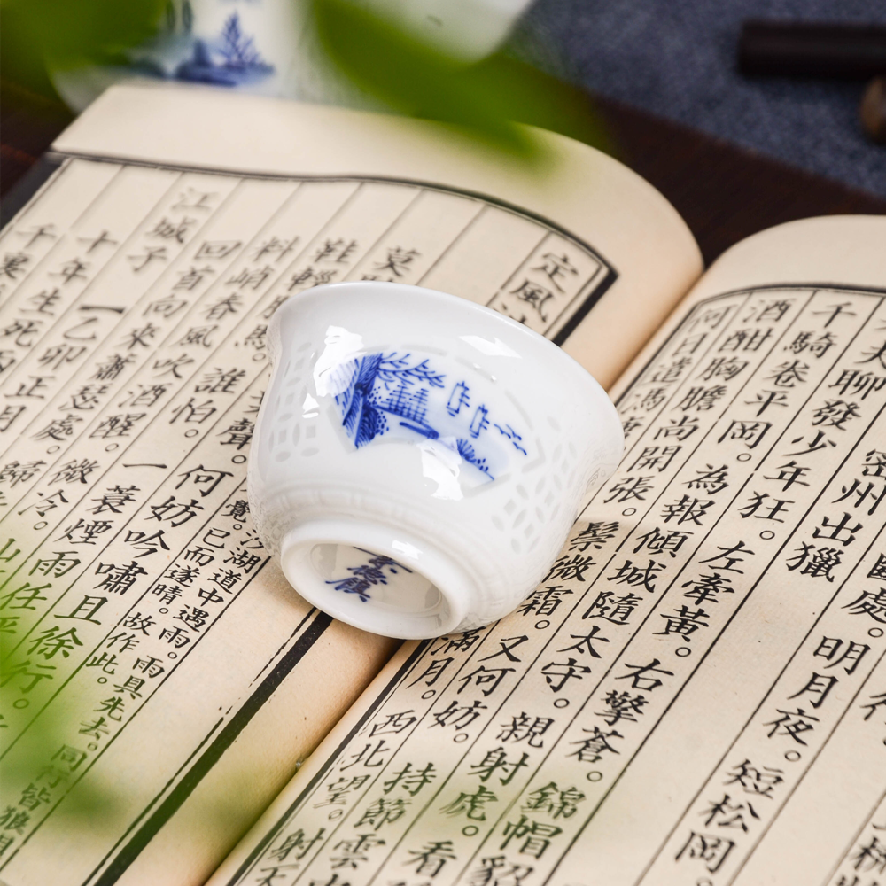 Ceramicpavilion|White Glazed Tea Set with Landscape Pattern