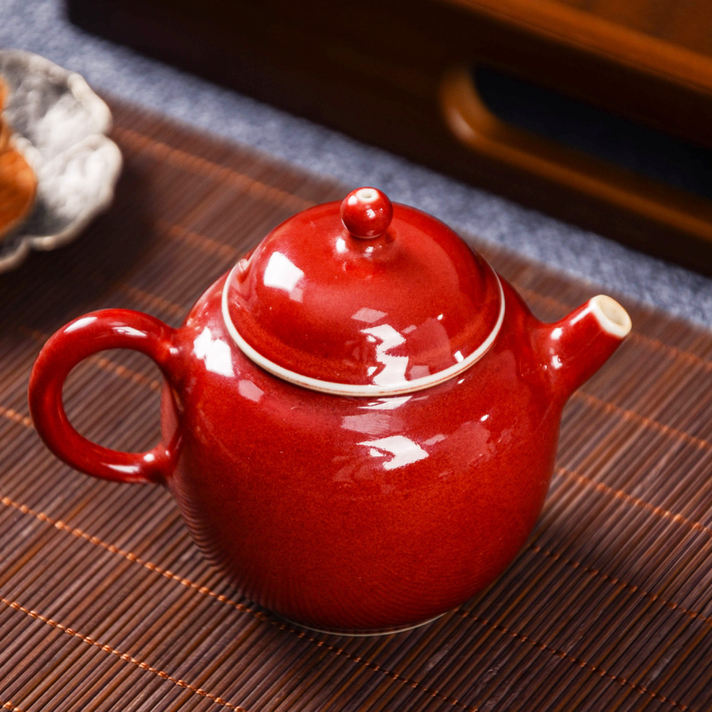Jihong Glaze Small Teapot|Traditional Chinese Red Porcelain|Jingdezhen