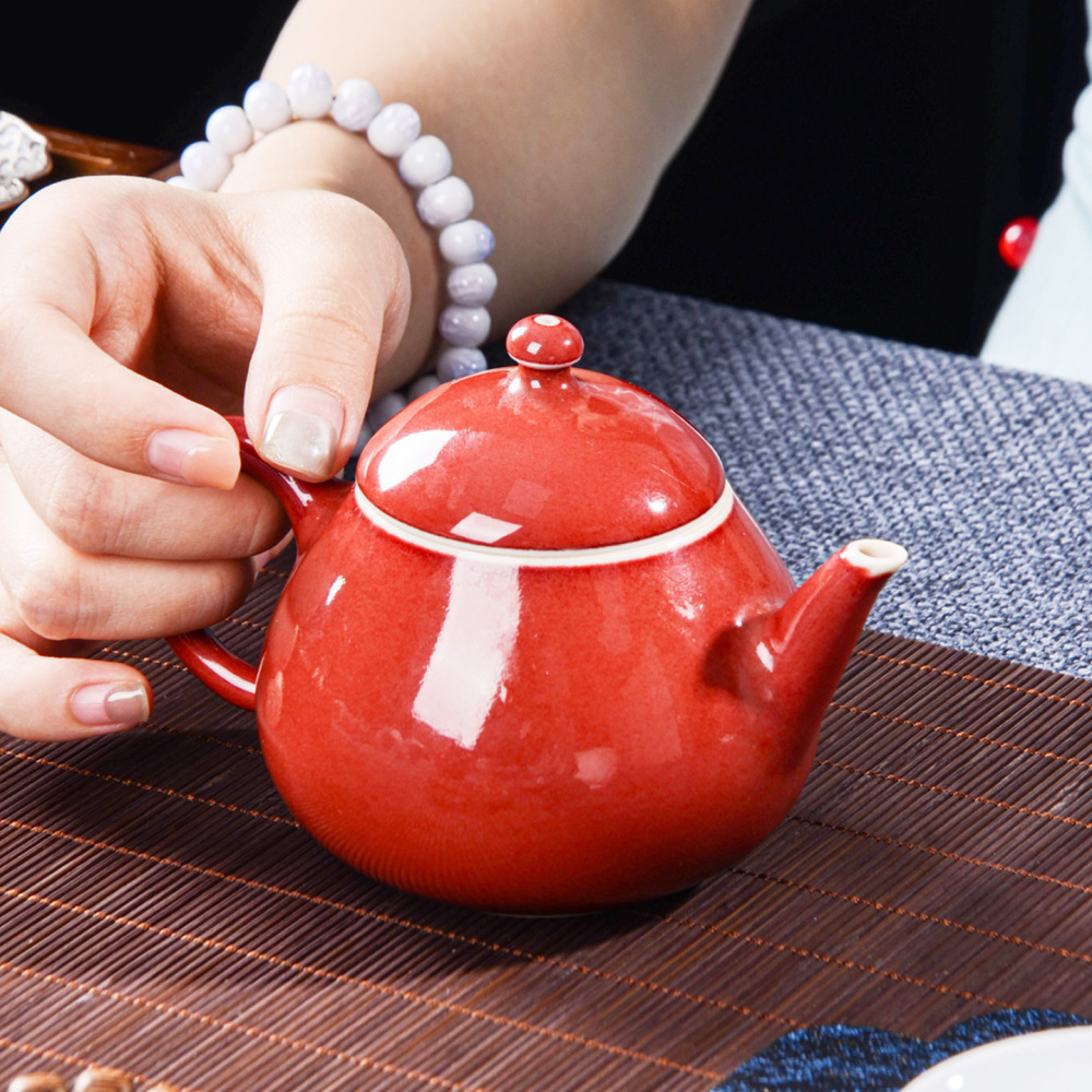 Jihong Glaze Teapot|Traditional Chinese Red Porcelain|Jingdezhen