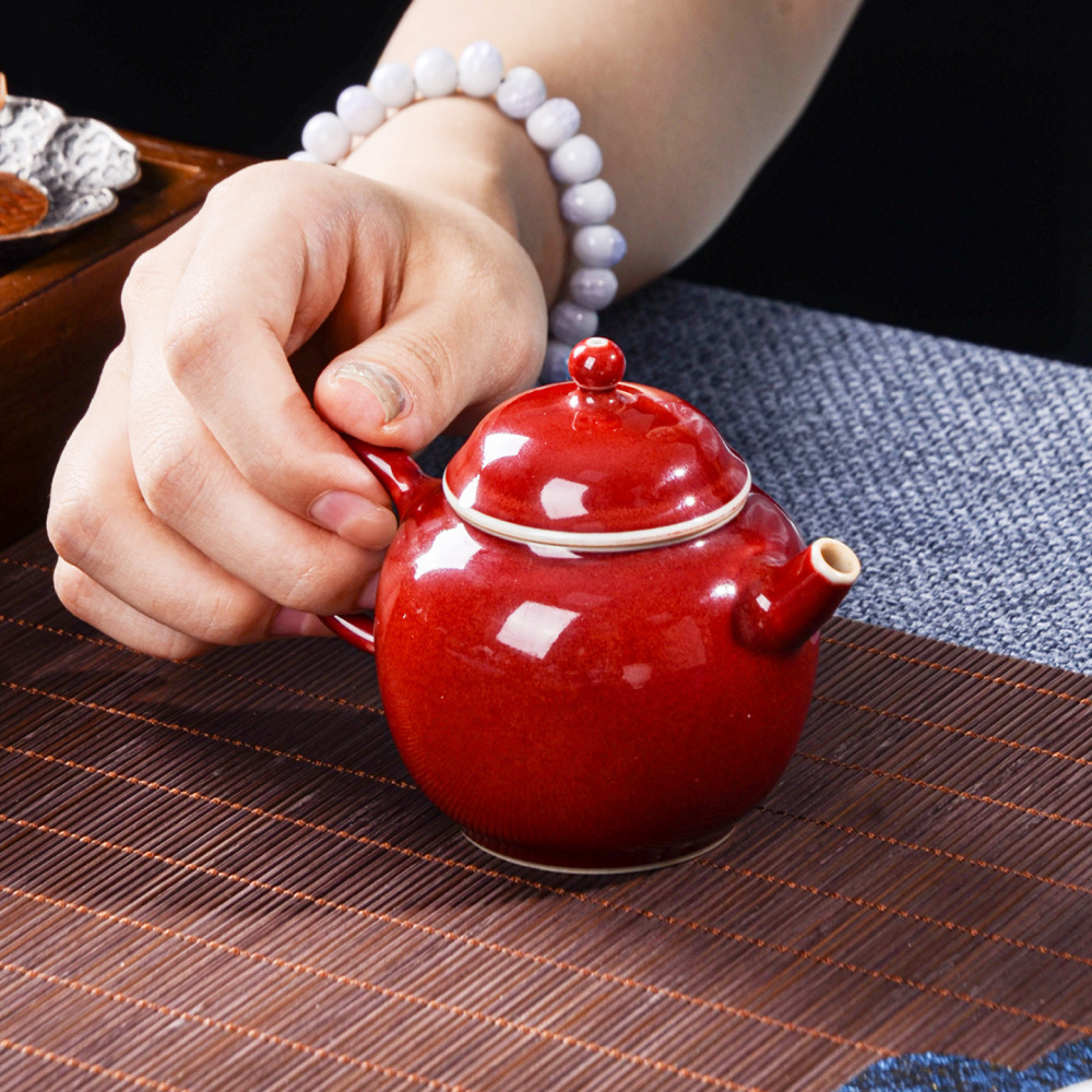 Jihong Glaze Small Teapot|Traditional Chinese Red Porcelain|Jingdezhen