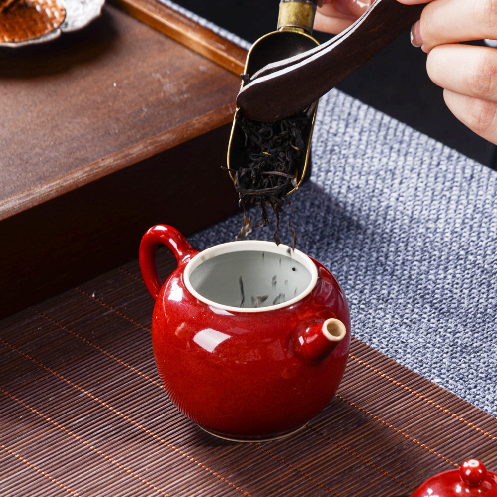 Jihong Glaze Small Teapot|Traditional Chinese Red Porcelain|Jingdezhen