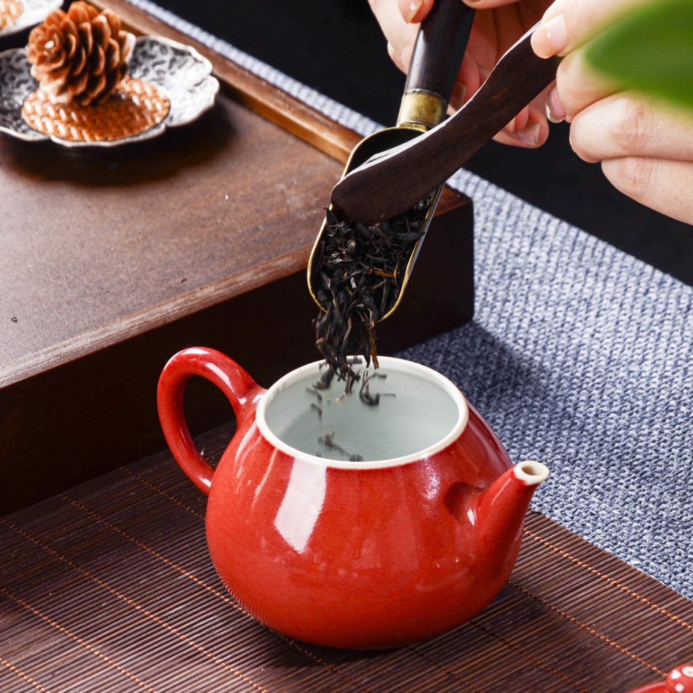 Jihong Glaze Teapot|Traditional Chinese Red Porcelain|Jingdezhen
