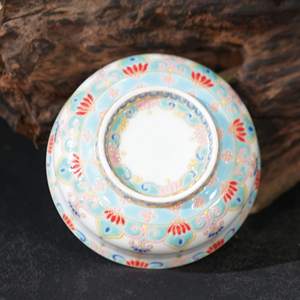 Ceramicpavilion|A hand-painted "regal air" elegant piece