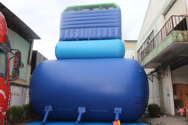 giant inflatable water slide