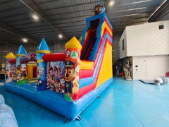 kids bouncy castle