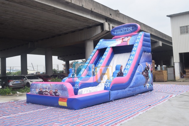 Pool slide inflatable