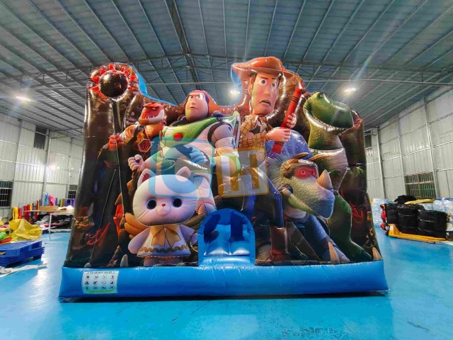 Inflatable Bouncy Castle With Slide