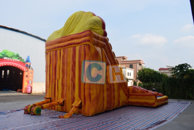 Inflatable kiddie pool with slide