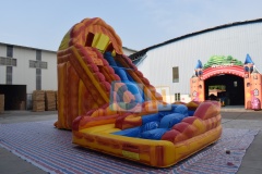 Inflatable kiddie pool with slide
