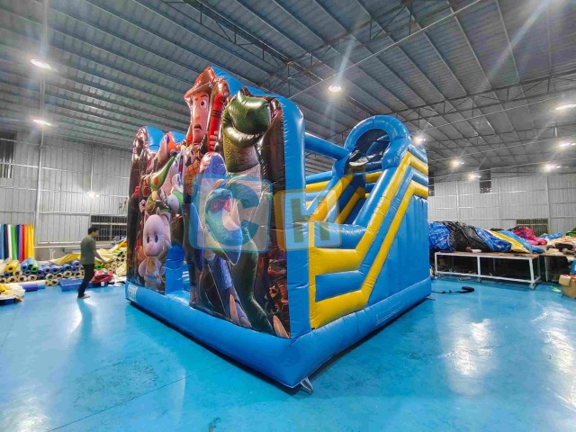 Inflatable Bouncy Castle With Slide