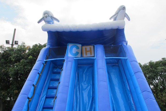Inflatable slide swimming pool