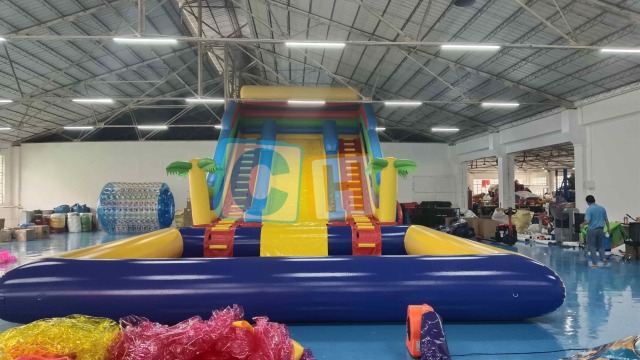 Large inflatable pool with slide