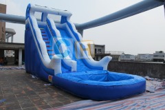 Inflatable slide for pools