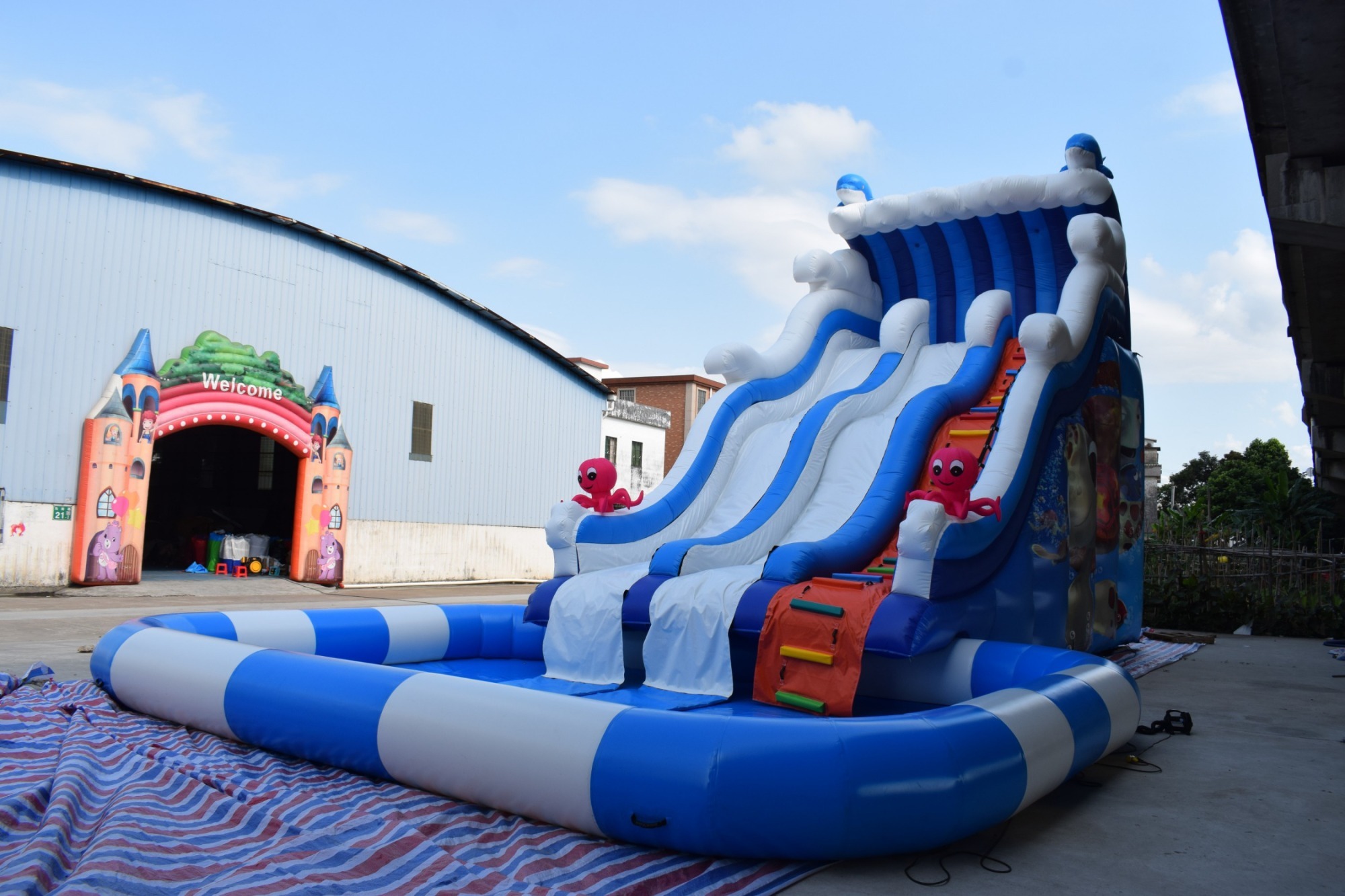 Commercial inflatable water slides for adults