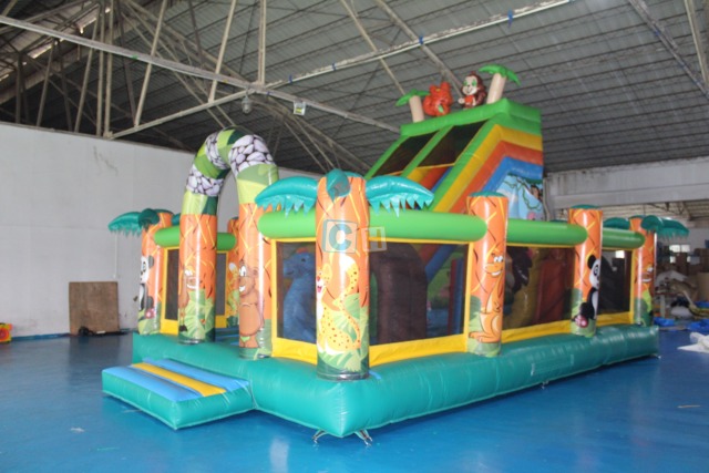 Inflatable Bouncy Castle With Slide