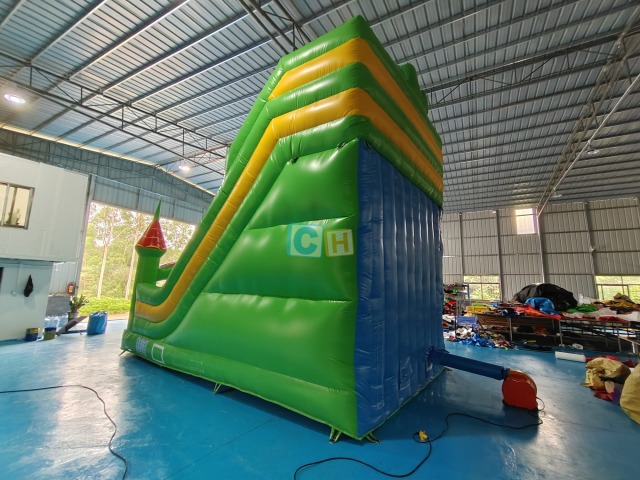 Inflatable Bouncer With Slide