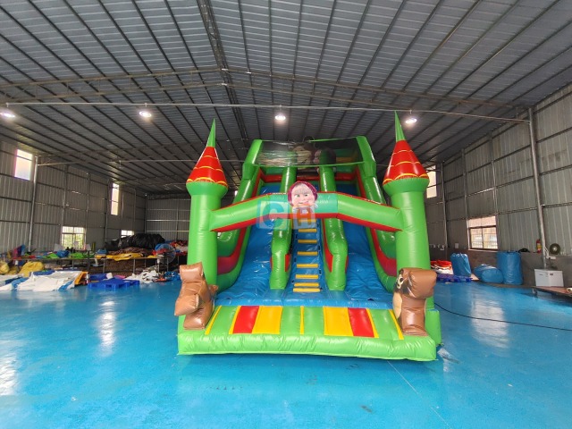 Inflatable Bouncer With Slide