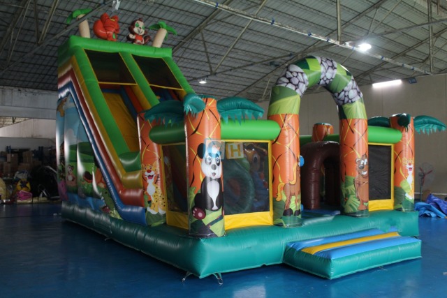 Inflatable Bouncy Castle With Slide