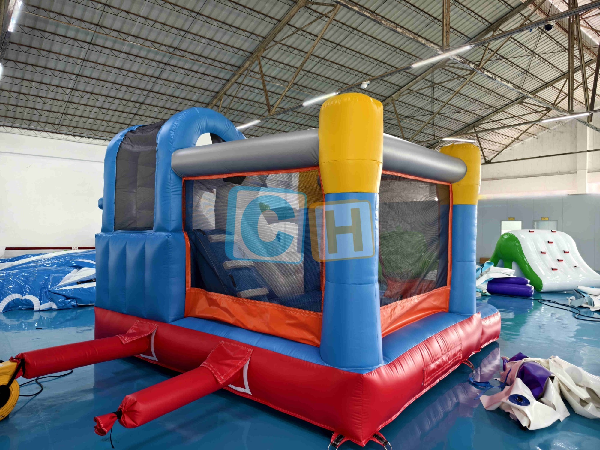 SHARK Inflatable Castle Indoor